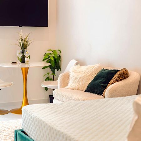 Boutique3436 Luxury Apartment Atena Exterior foto