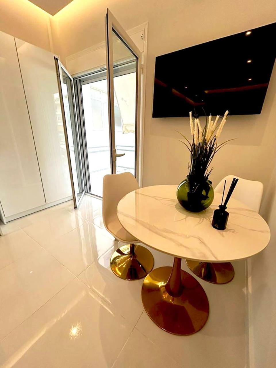 Boutique3436 Luxury Apartment Atena Exterior foto