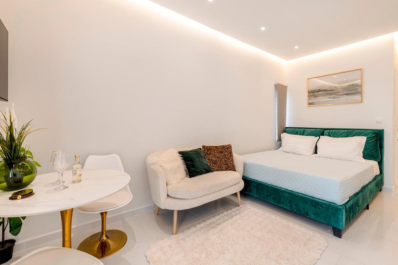 Boutique3436 Luxury Apartment Atena Exterior foto