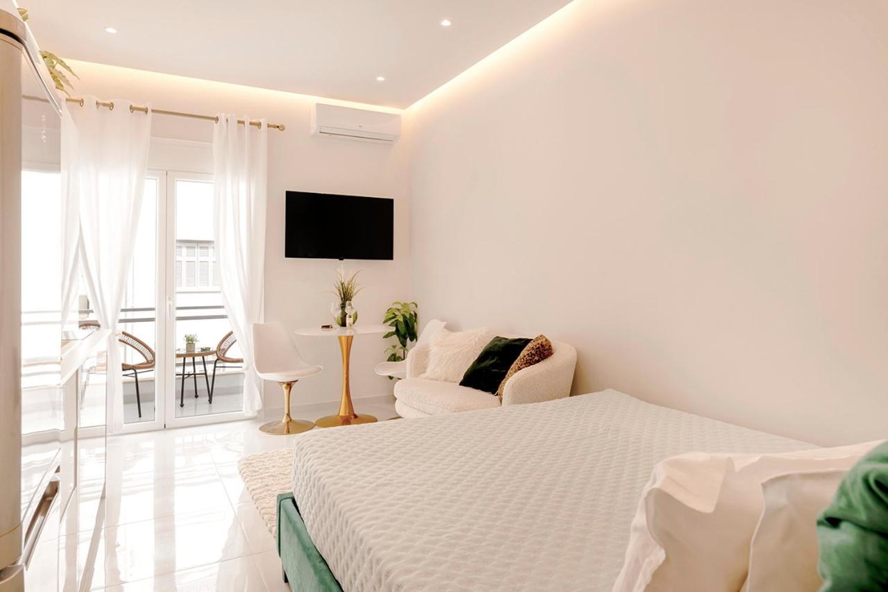 Boutique3436 Luxury Apartment Atena Exterior foto