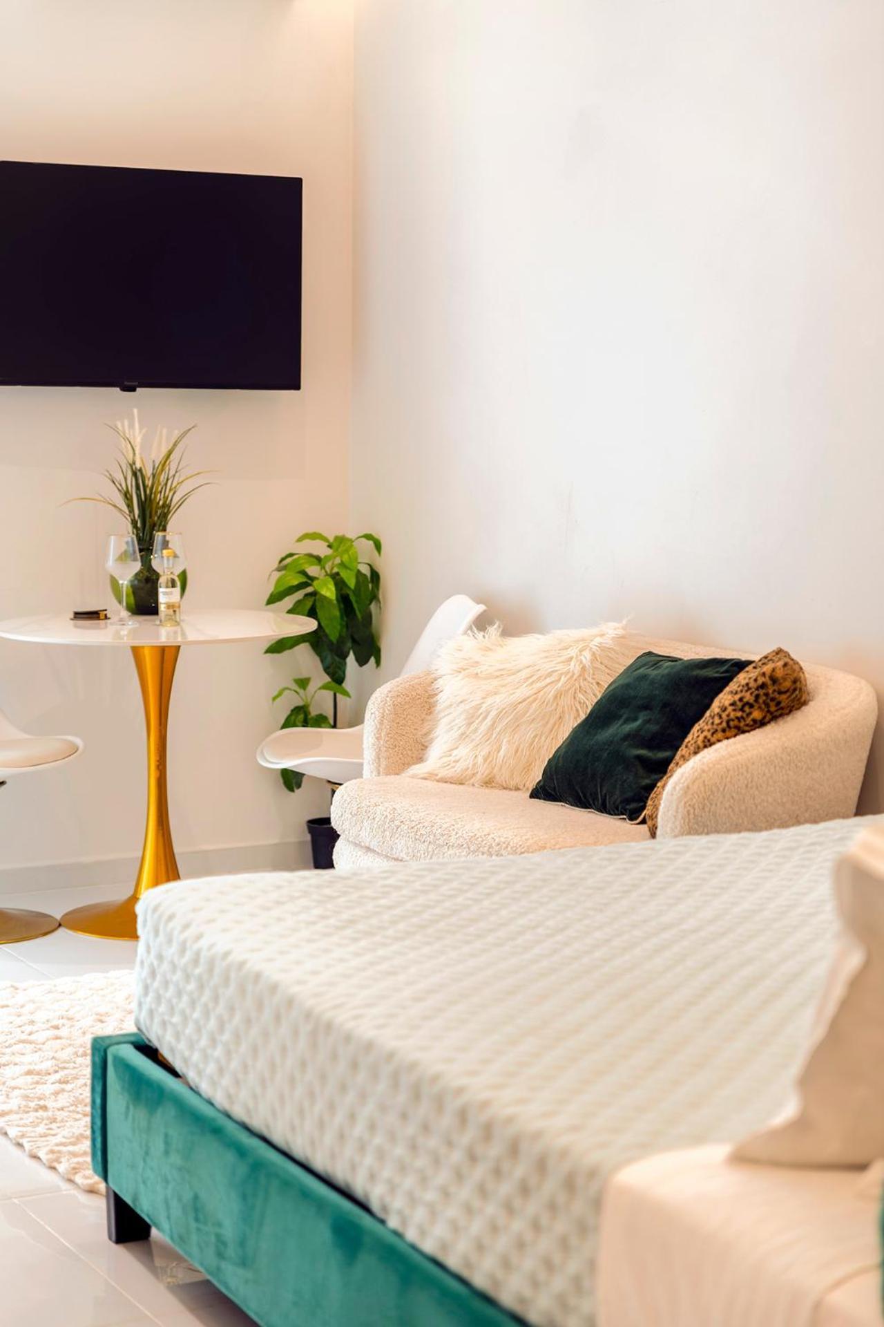 Boutique3436 Luxury Apartment Atena Exterior foto
